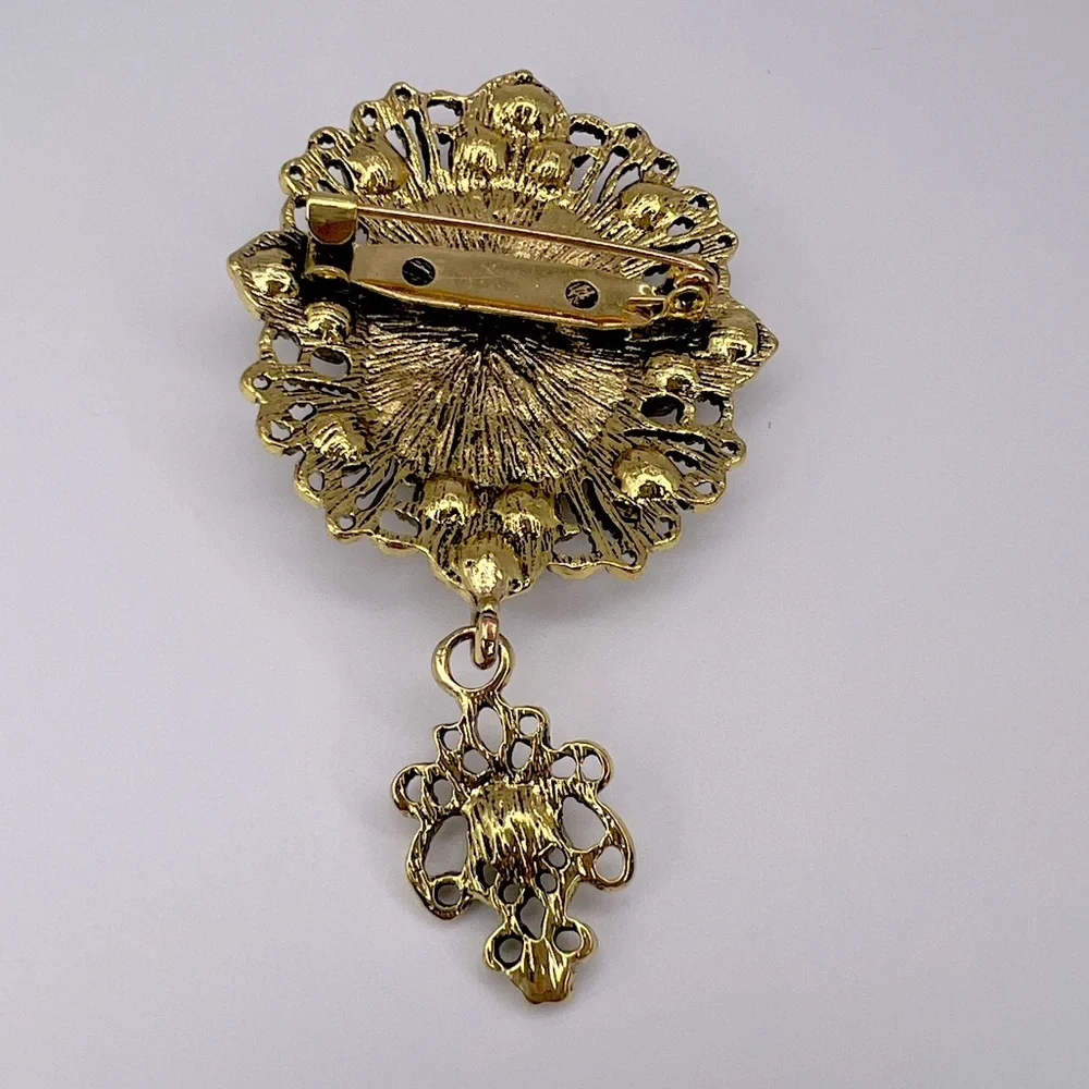 Gold Tone Cameo Dangling Brooch Pin